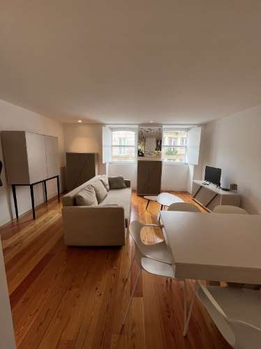 Edifício Remodelado na Rua de São Bento - Excelente Oportunidade de Investimento