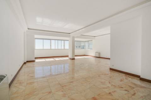 Apartamento T4 de Luxo para Arrendamento - Torres do Restelo, Lisboa