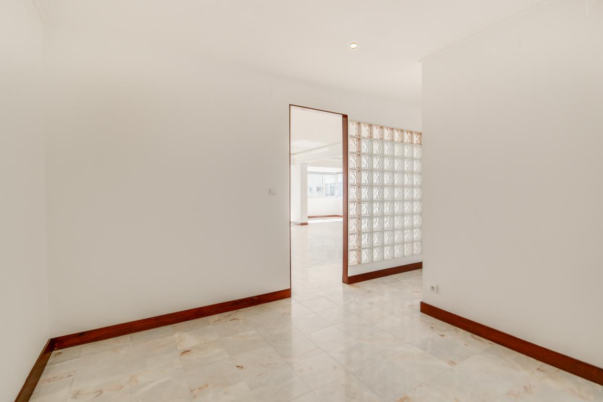 Apartamento T4 de Luxo para Arrendamento - Torres do Restelo, Lisboa