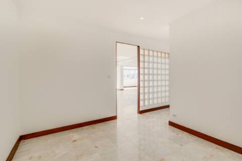 Apartamento T4 de Luxo para Arrendamento - Torres do Restelo, Lisboa