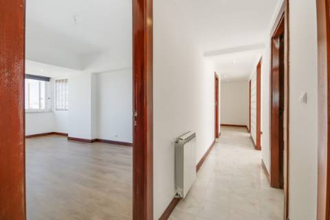 Apartamento T4 de Luxo para Arrendamento - Torres do Restelo, Lisboa