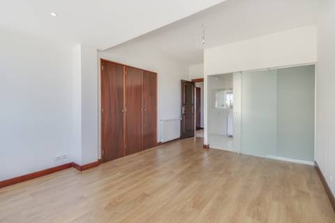 Apartamento T4 de Luxo para Arrendamento - Torres do Restelo, Lisboa