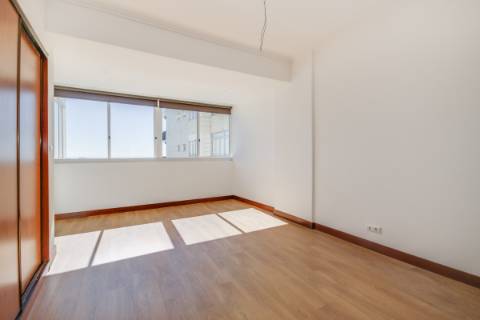 Apartamento T4 de Luxo para Arrendamento - Torres do Restelo, Lisboa