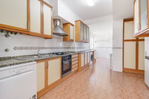 Apartamento T4 de Luxo para Arrendamento - Torres do Restelo, Lisboa