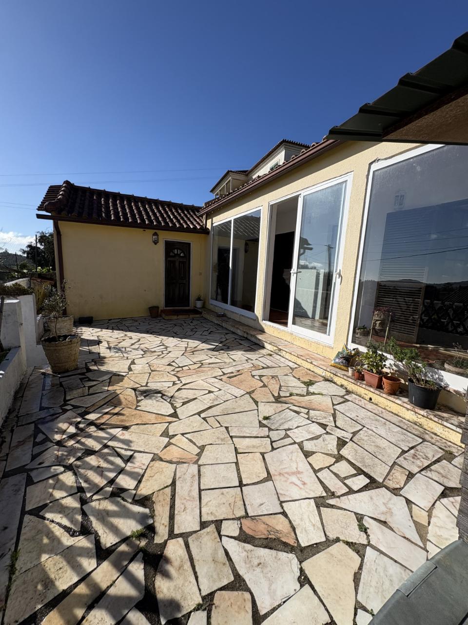 Quintinha em Mafra com 5.375m² | Moradia T2 + Potencial de Construção | EXCLUSIVO MR PORTUGAL