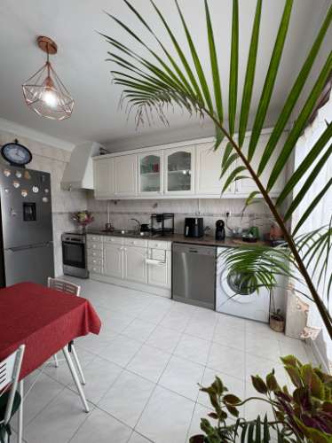 Excelente Apartamento T3 no Centro de Mafra com Parqueamento e Arrecadação