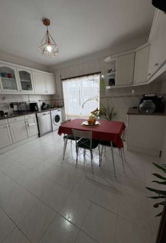 Excelente Apartamento T3 no Centro de Mafra com Parqueamento e Arrecadação