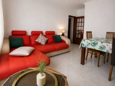 Excelente Apartamento T3 no Centro de Mafra com Parqueamento e Arrecadação