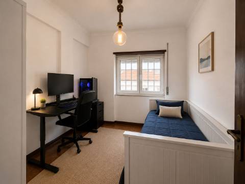 Excelente Apartamento T3 no Centro de Mafra com Parqueamento e Arrecadação