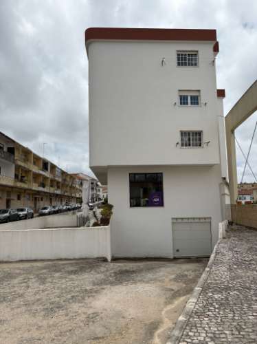 Excelente Apartamento T3 no Centro de Mafra com Parqueamento e Arrecadação