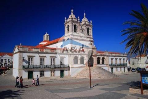Vivenda de Luxo com Vista para o Mar na Encantadora Praia da Nazaré