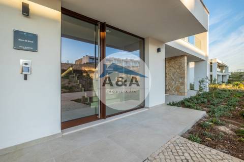 Apartamentos na Costa de Luxo com vistas deslumbrantes