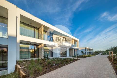 Apartamentos na Costa de Luxo com vistas deslumbrantes