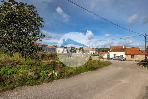 Terreno com Projeto Aprovado para 3 Casas em Leiria!