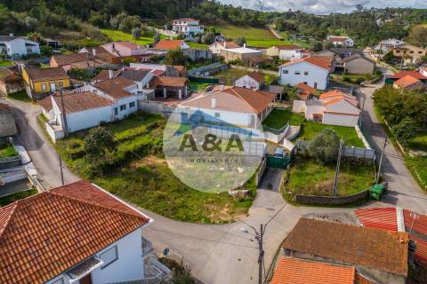 Terreno com Projeto Aprovado para 3 Casas em Leiria!