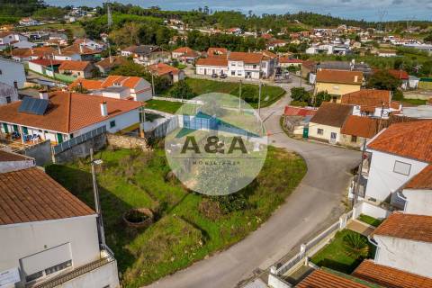 Terreno com Projeto Aprovado para 3 Casas em Leiria!