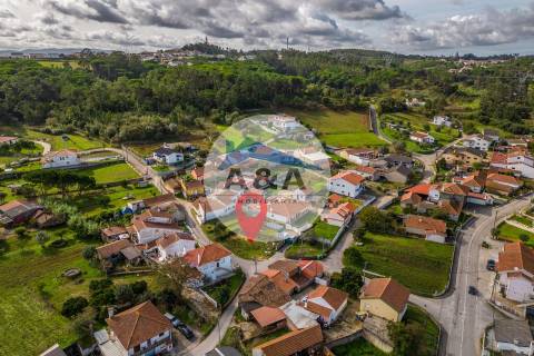 Terreno com Projeto Aprovado para 3 Casas em Leiria!