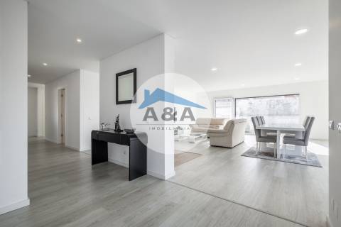 Moradia V4+2 como Nova - Caldas da Rainha