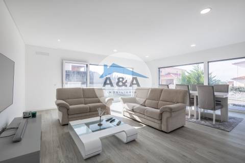 Moradia V4+2 como Nova - Caldas da Rainha