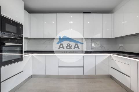 Moradia V4+2 como Nova - Caldas da Rainha