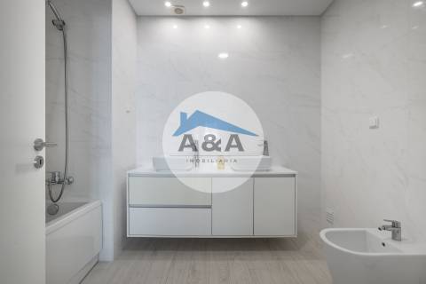 Moradia V4+2 como Nova - Caldas da Rainha