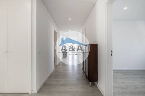 Moradia V4+2 como Nova - Caldas da Rainha