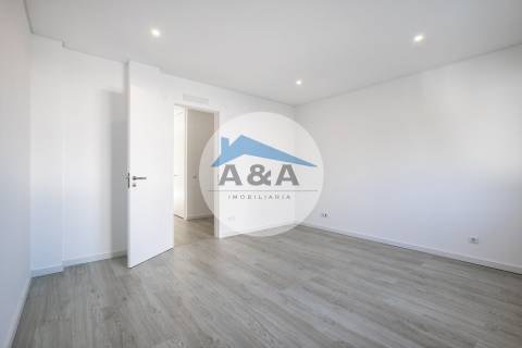 Moradia V4+2 como Nova - Caldas da Rainha