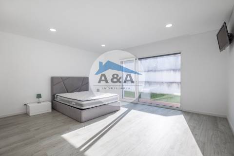 Moradia V4+2 como Nova - Caldas da Rainha