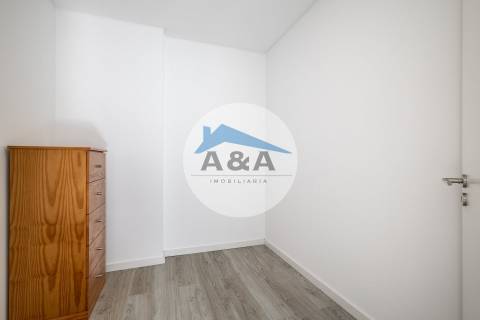 Moradia V4+2 como Nova - Caldas da Rainha