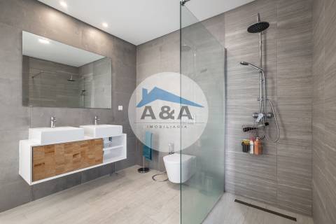 Moradia V4+2 como Nova - Caldas da Rainha