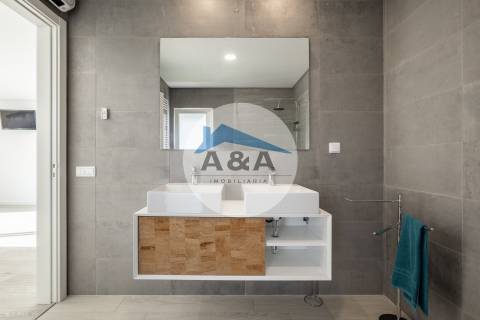 Moradia V4+2 como Nova - Caldas da Rainha