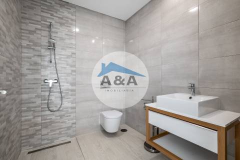 Moradia V4+2 como Nova - Caldas da Rainha