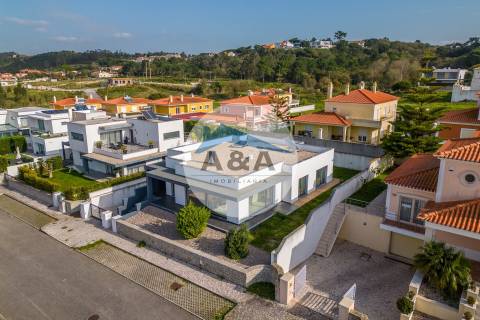 Moradia V4+2 como Nova - Caldas da Rainha