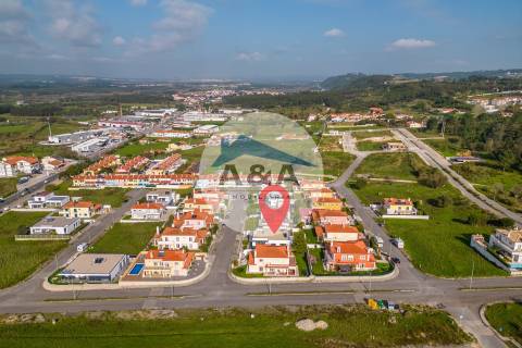 Moradia V4+2 como Nova - Caldas da Rainha