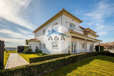 MORADIA T5 EM VIEIRA DE LEIRIA