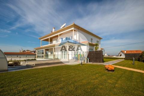 MORADIA T5 EM VIEIRA DE LEIRIA