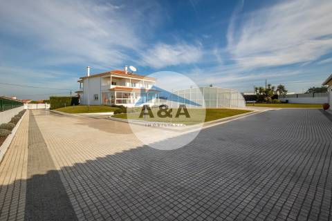 MORADIA T5 EM VIEIRA DE LEIRIA