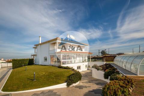 MORADIA T5 EM VIEIRA DE LEIRIA