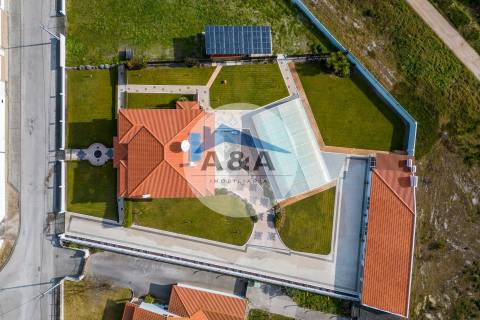 MORADIA T5 EM VIEIRA DE LEIRIA