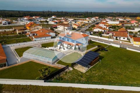 MORADIA T5 EM VIEIRA DE LEIRIA