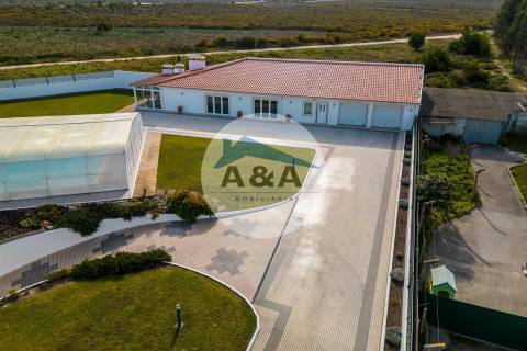 MORADIA T5 EM VIEIRA DE LEIRIA