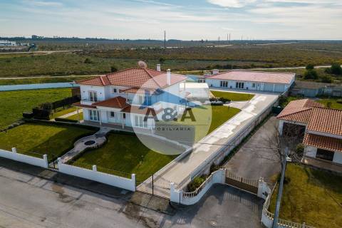 MORADIA T5 EM VIEIRA DE LEIRIA