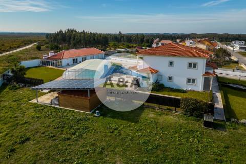 MORADIA T5 EM VIEIRA DE LEIRIA