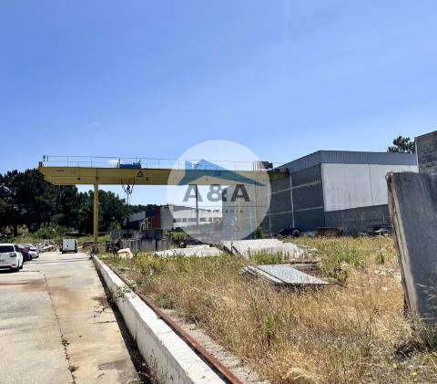 Terreno em Zona Industrial — 2.000 m² com Ponte Rolante de 20 Ton