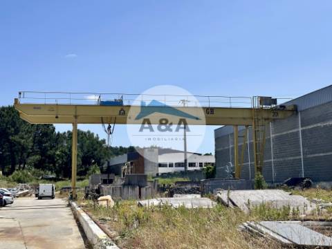 Terreno em Zona Industrial — 2.000 m² com Ponte Rolante de 20 Ton