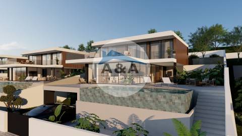 MORADIA T3 COM PISCINA, VISTA ÚNICA PARA O MAR