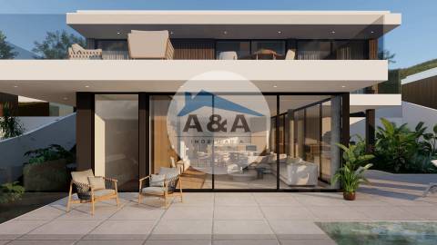 MORADIA T3 COM PISCINA, VISTA ÚNICA PARA O MAR