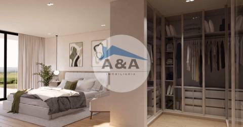 MORADIA T3 COM PISCINA, VISTA ÚNICA PARA O MAR