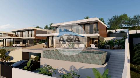 MORADIA T3 COM PISCINA, VISTA ÚNICA PARA O MAR