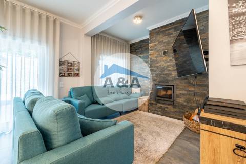 Moradia T3 Como Nova no Centro de Pataias